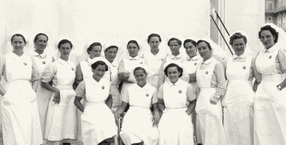 Euskadiko erbesteratuen erizain taldea La Roseraie-n. Euskal Abertzaletasunaren Museoak EMSIMEn duen katalogoaren irudia. 1937tik 1940ra.