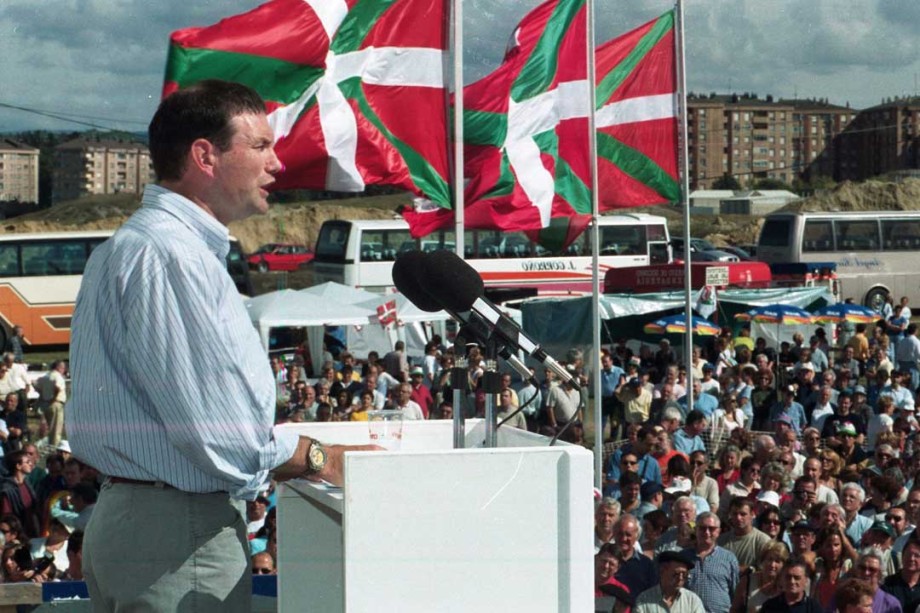 Euskal Abertzaletasunaren Museoa. Alderdi Eguna 2001