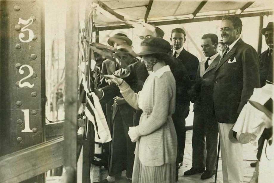 Euskal Abertzaletasunaren Museoa. Sota ontzi-enpresa eta Aznar