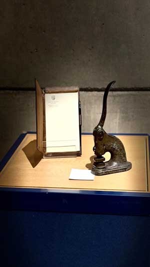 Euskal Abertzaletasunaren Museoa. Garai bateko ikurrak
