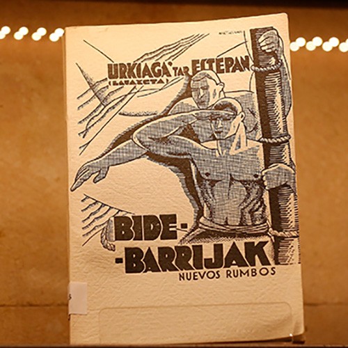 Euskal Abertzaletasunaren Museoa - Bitxiak - Esteban Urkiaga “Lauaxeta”ren amaren josteko makina