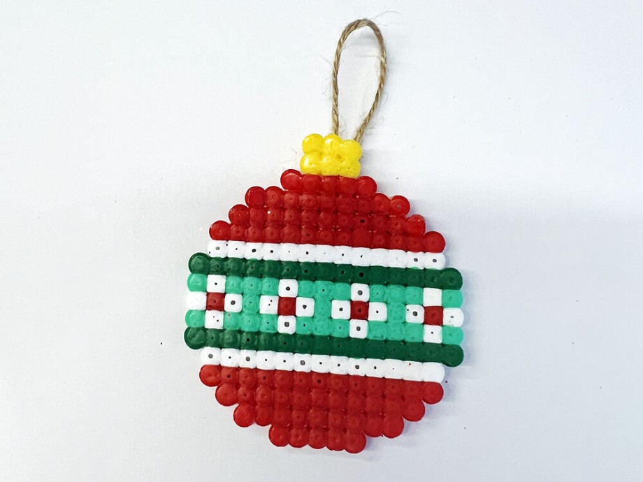 Euskal Abertzaletasunaren Museoa - Gabon-apaingarria Hama Beadsekin