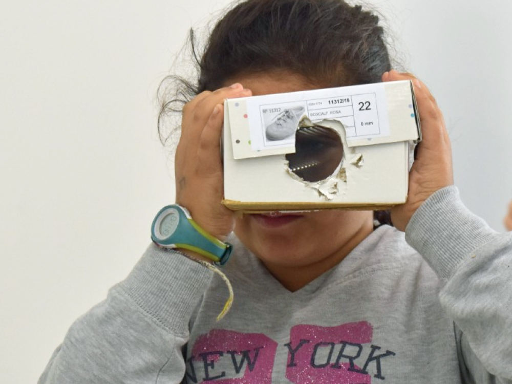 Euskal Abertzaletasunaren  museoa - Tailer didaktikoak  - Kartoizko kutxarekin kamera estenopeikoa egitea